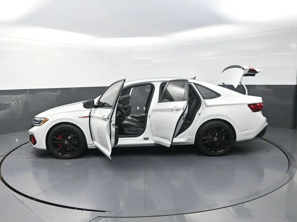 Used 2022  Volkswagen 2.0T Autobahn image 35
