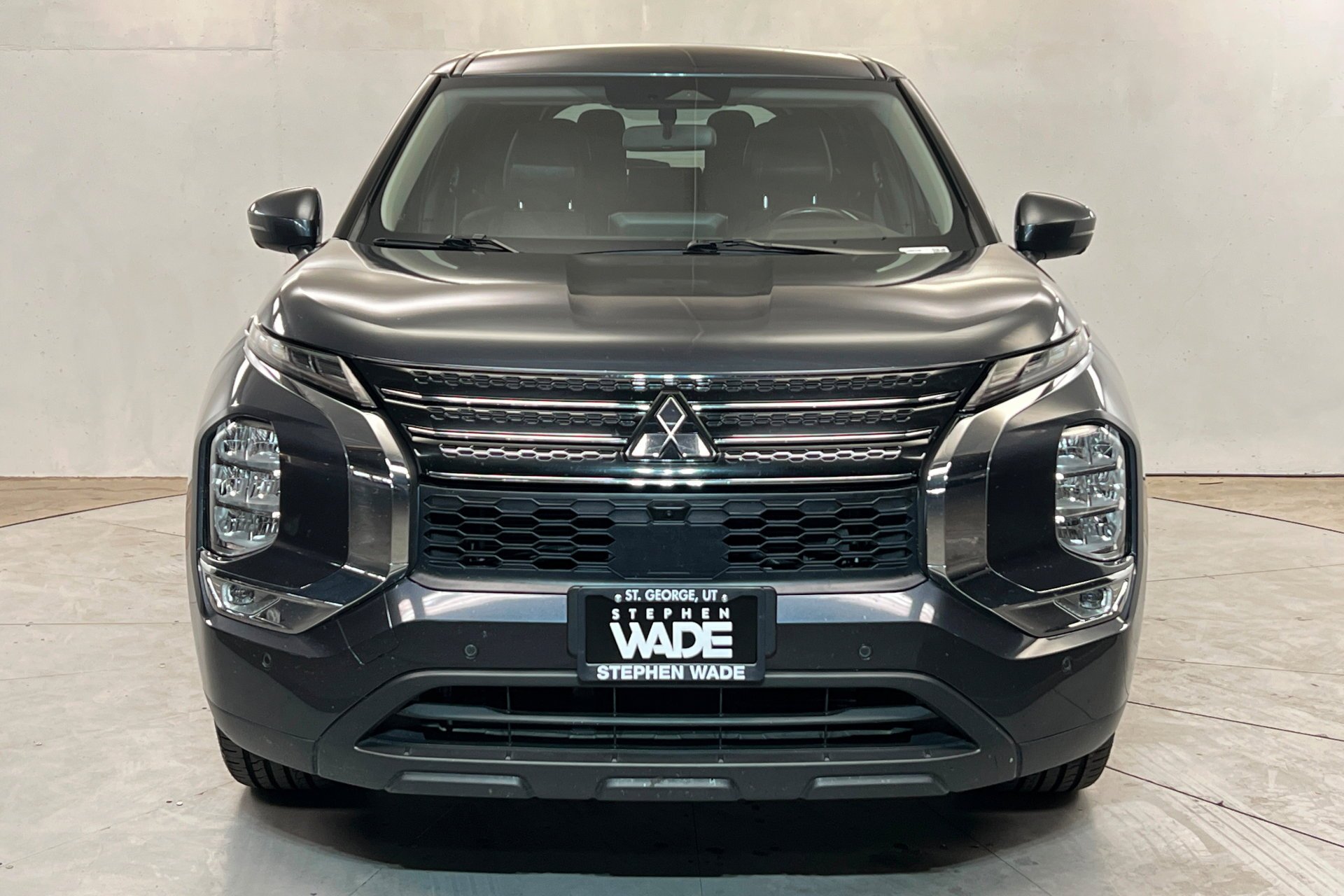 Used 2024 Silver Mitsubishi SE image 9