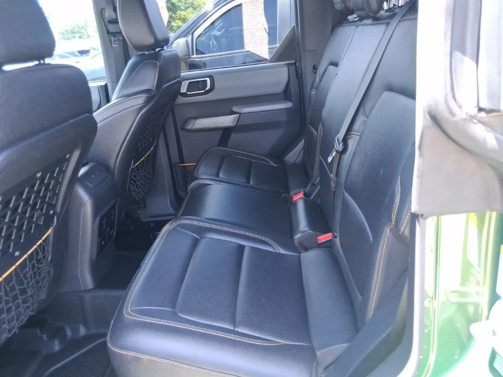 Used 2023 Green Ford Badlands image 8