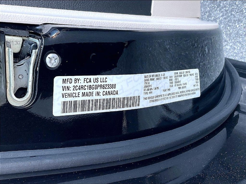Used 2023 Black Chrysler Touring L image 33