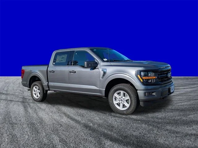 New 2026 Carbonized Gray Metallic Ford XLT image 2