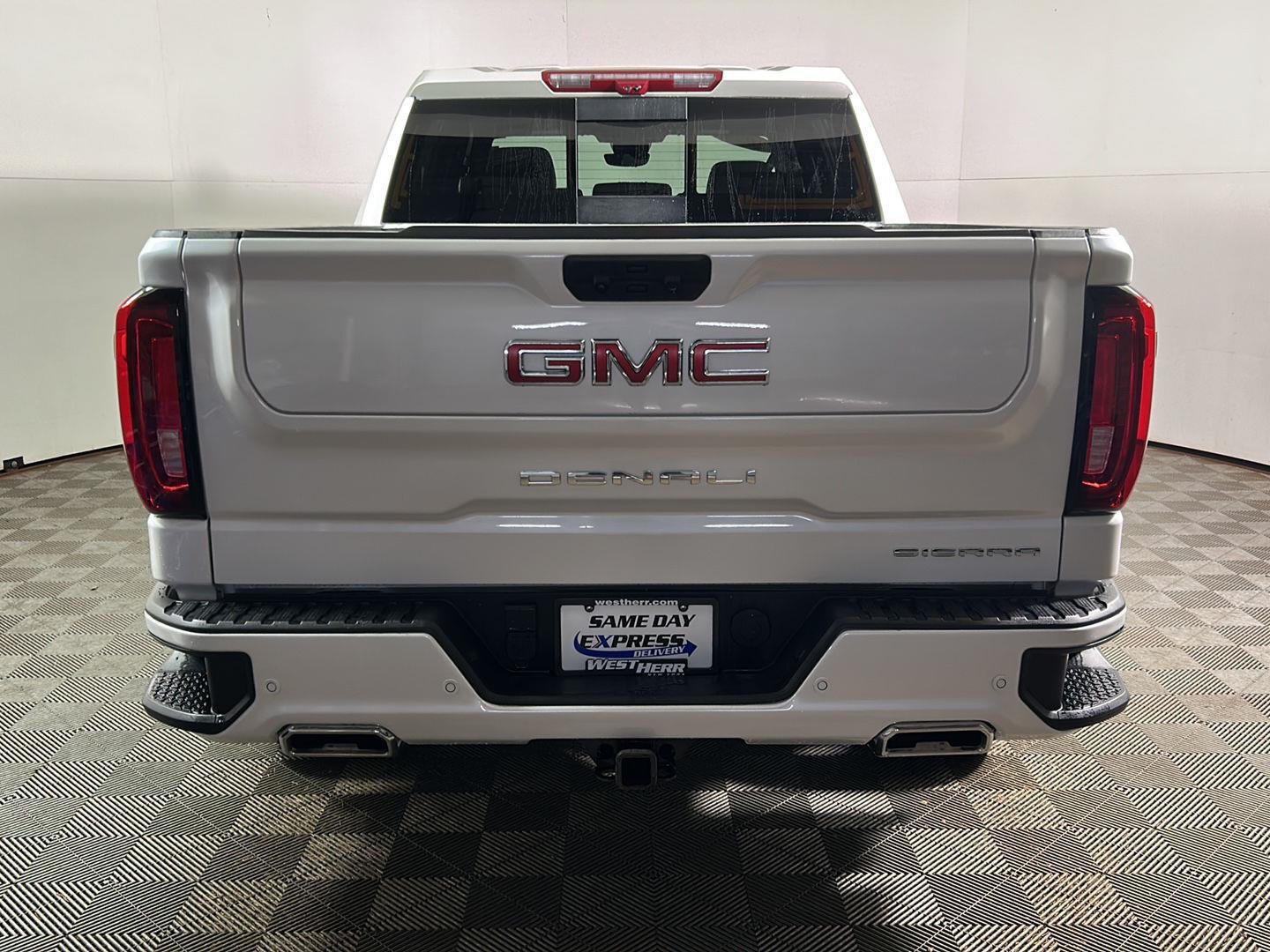 Used 2024 White Frost Tricoat GMC Denali image 8