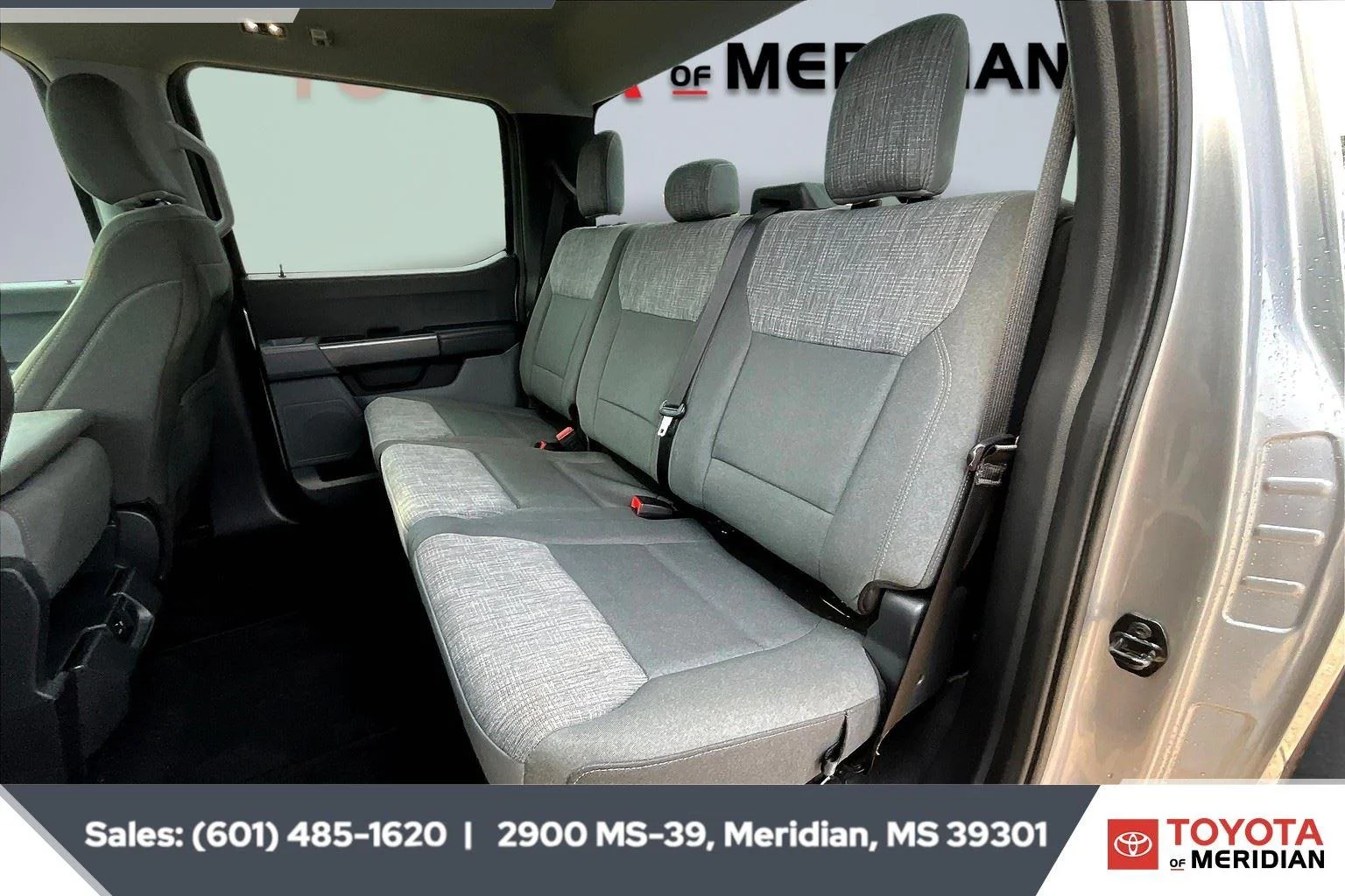 Used 2023 Iconic Silver Ford XLT image 19