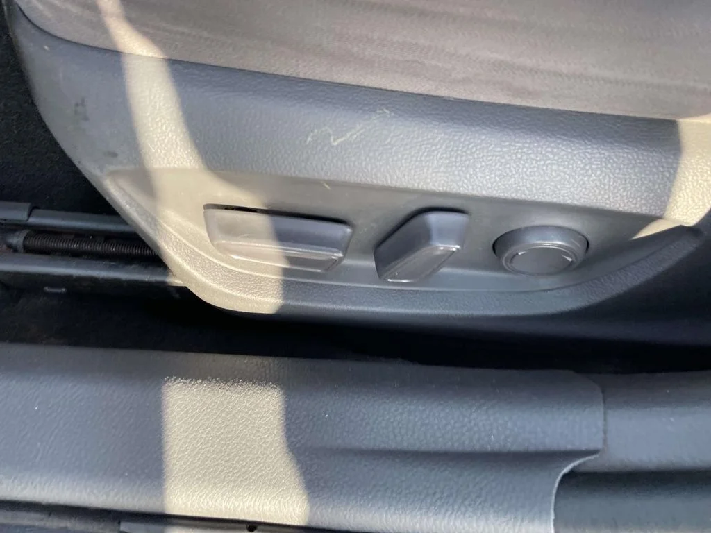 Used 2020 Silver Toyota LE image 18