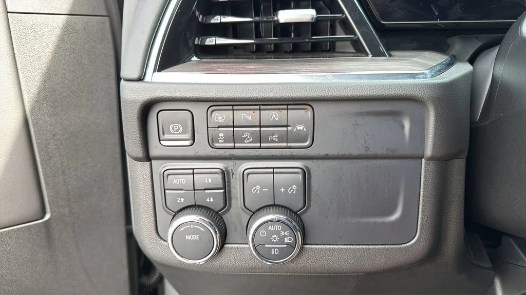 Used 2025 Sterling Gray Metallic Chevrolet Z71 image 28