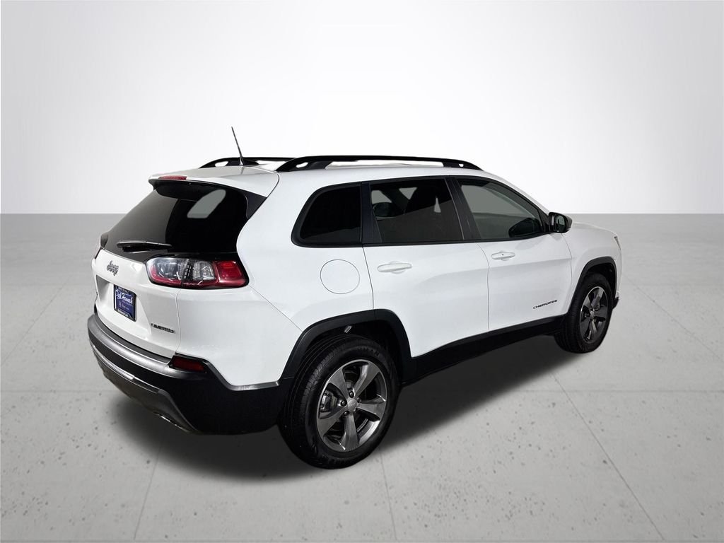 Used 2022 Bright White Clearcoat Jeep Limited image 6