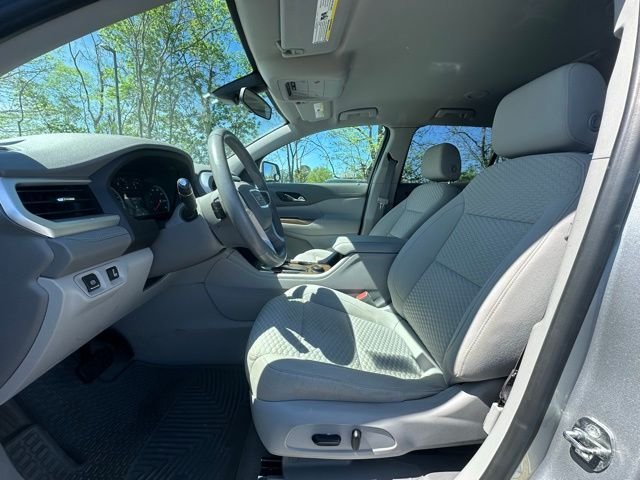 Used 2019 Silver GMC SLE-2 image 24