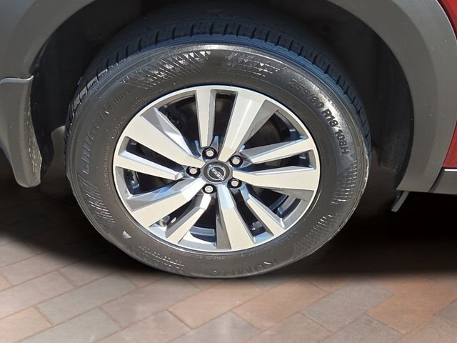 Used 2023 Scarlet Nissan SL image 4