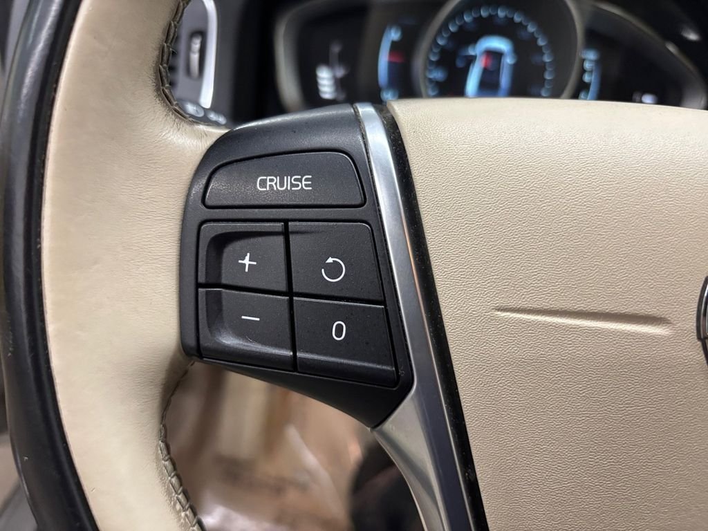 Used 2015 Seashell Metallic Volvo T5 Premier image 23