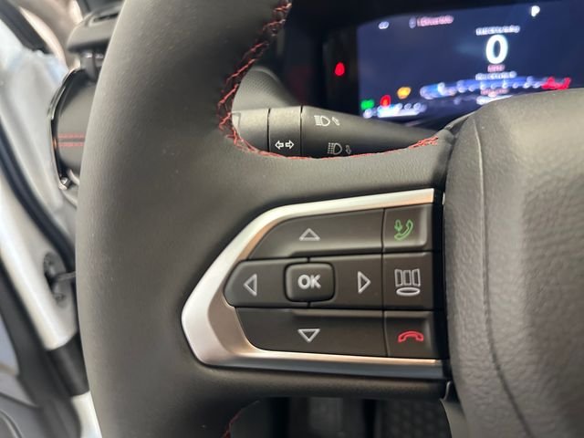 New 2026 Bright White Clear-Coat Exterior Paint Jeep Trailhawk image 26