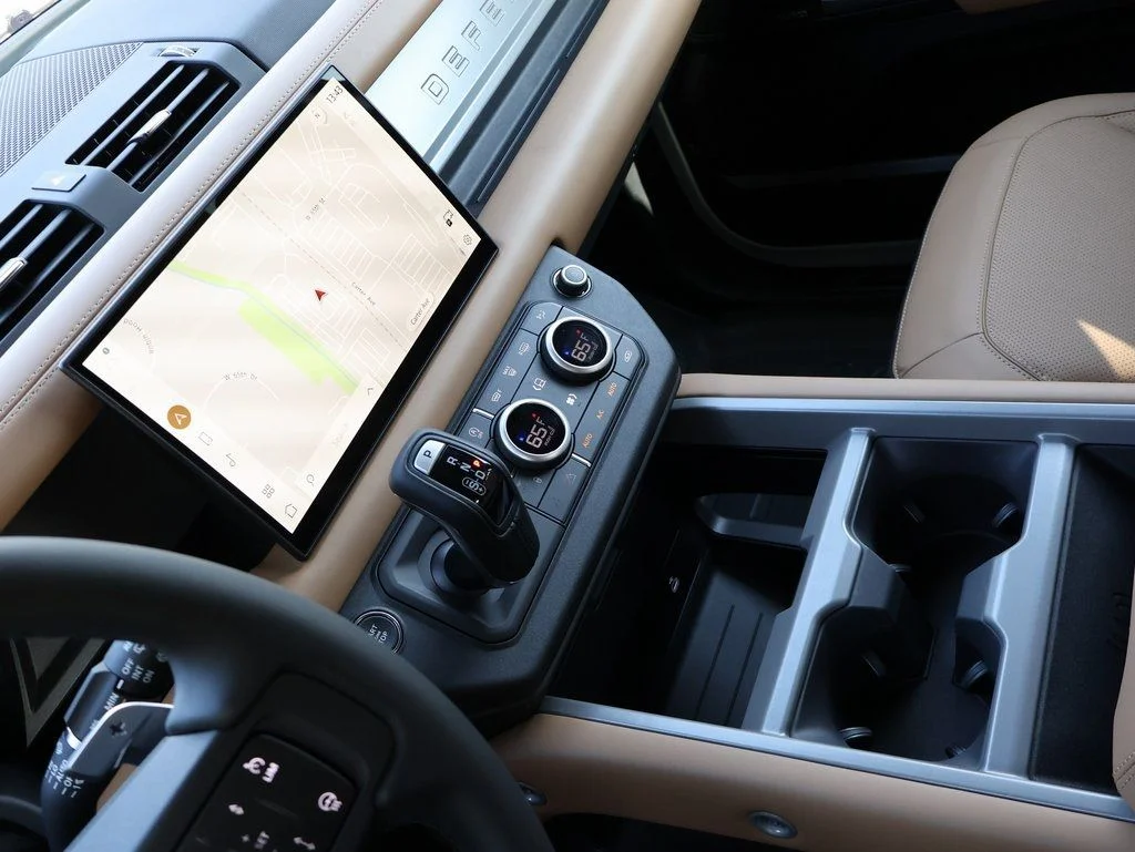 2025 Land Rover Defender V8 - Photo 19