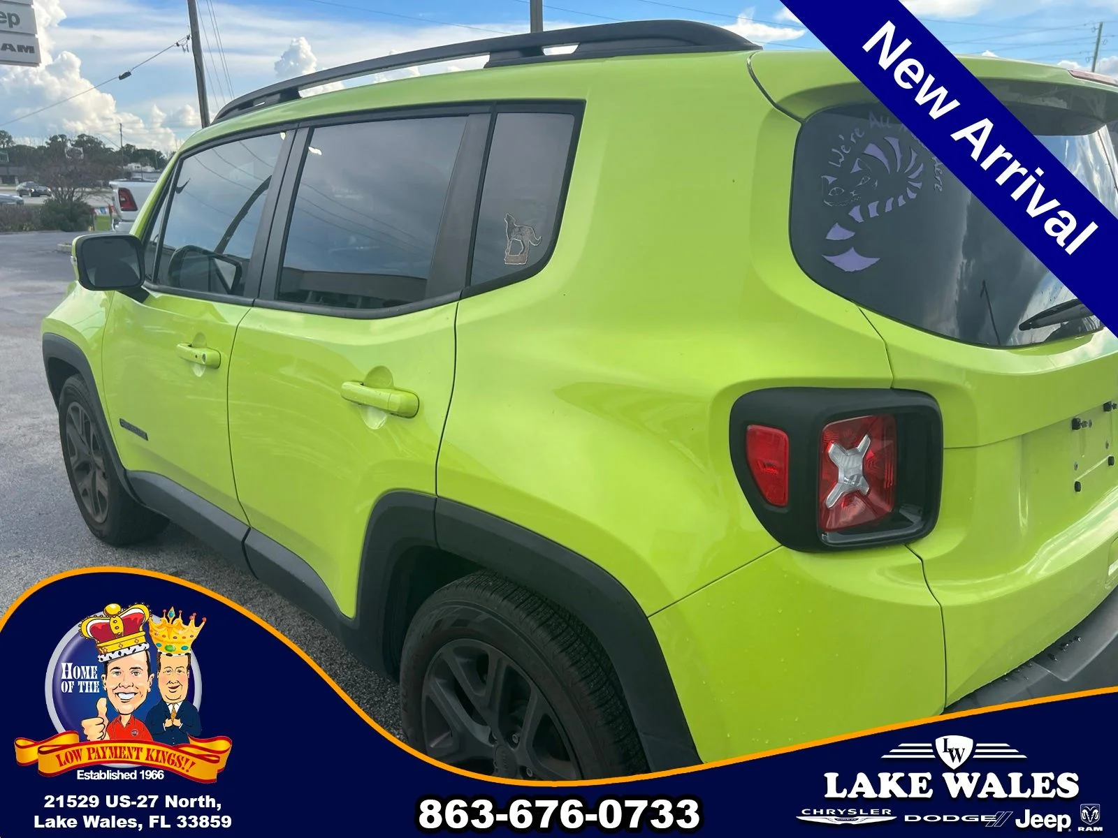 Used 2018  Jeep Latitude image 6