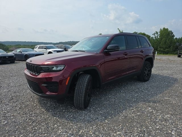 Used 2024 Red Jeep Altitude image 3