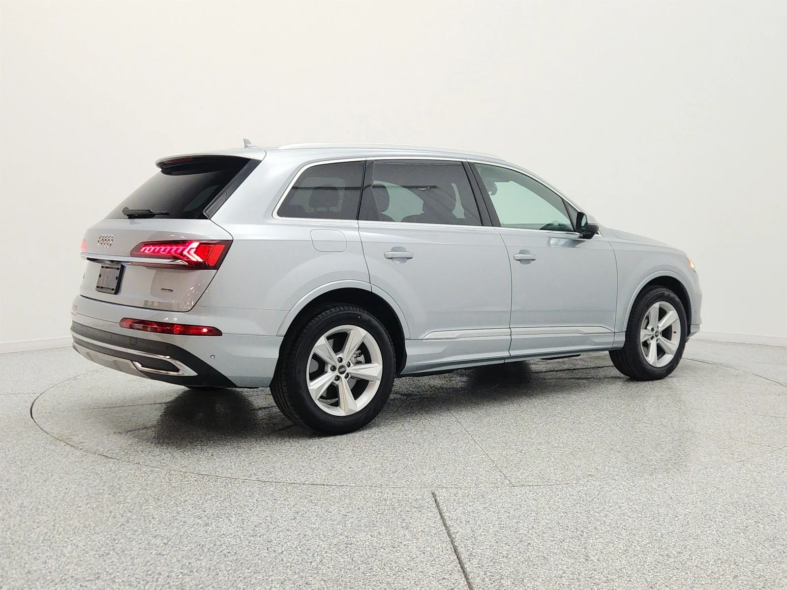 Used 2023 Satellite Silver Metallic Audi Premium 45 TFSI quattro image 5