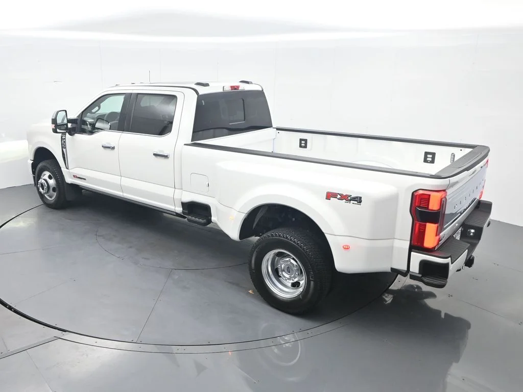 New 2026 Star White Metallic Tri-Coat Ford F-350® Platinum® image 31
