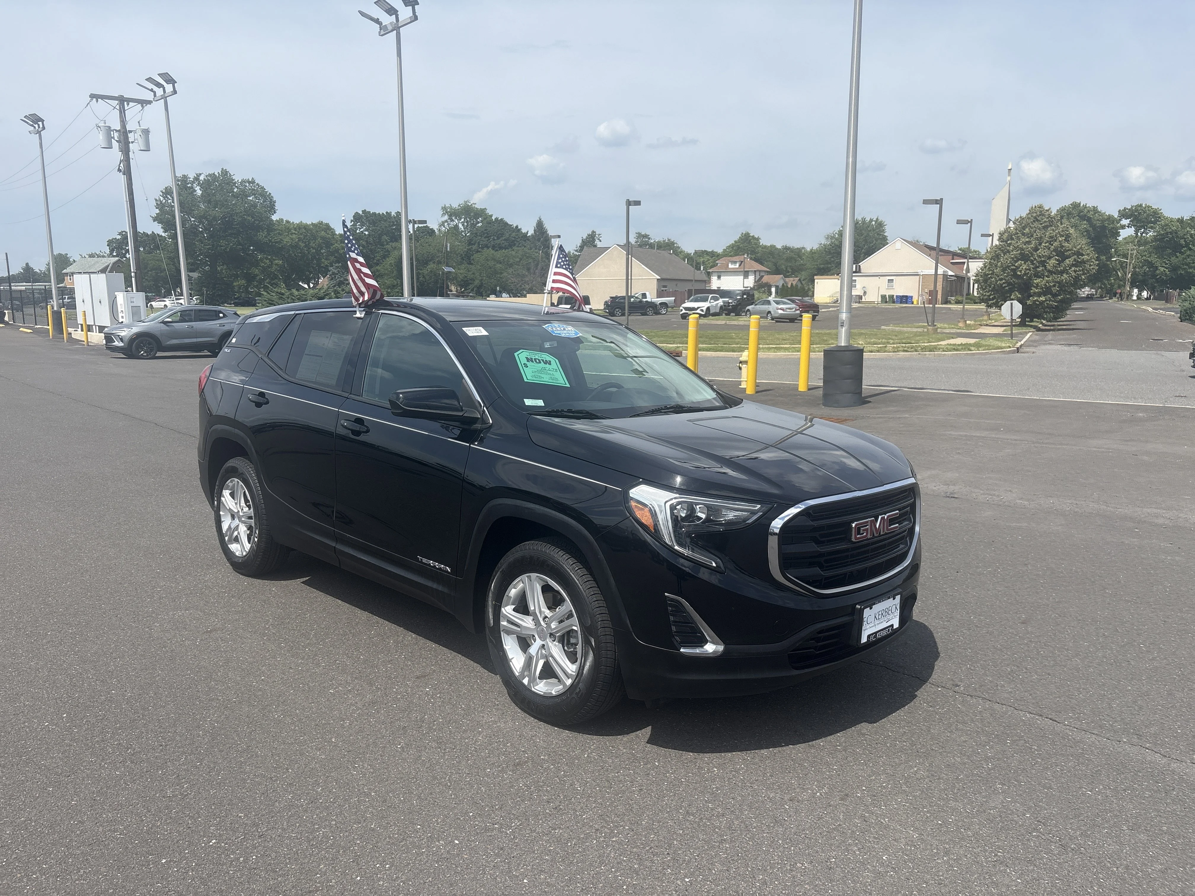 Used 2018 Ebony Twilight Metallic GMC SLE image 2