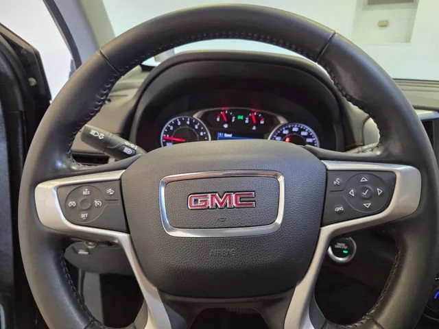 Used 2021 EBONY TWILIGHT METALLIC GMC SLE image 24