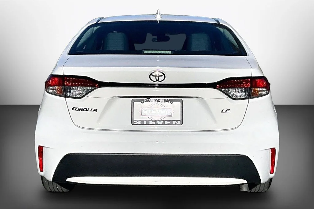 Used 2020 White Toyota LE image 5