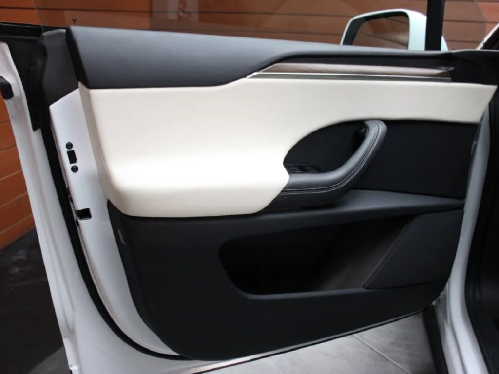 Used 2023 Pearl White Multi-Coat Tesla 7 Seater AWD image 18