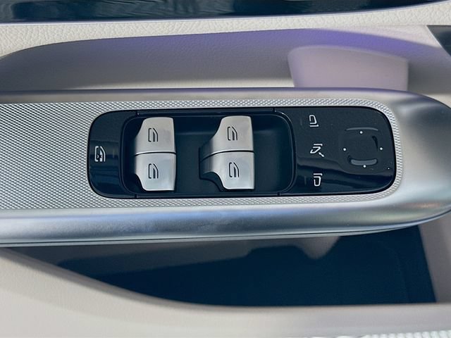 New 2026 Cirrus Silver Metallic Mercedes-Benz GLC 300 image 49