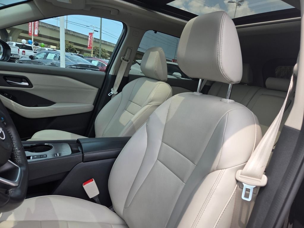 Used 2024 Black Nissan SL image 11