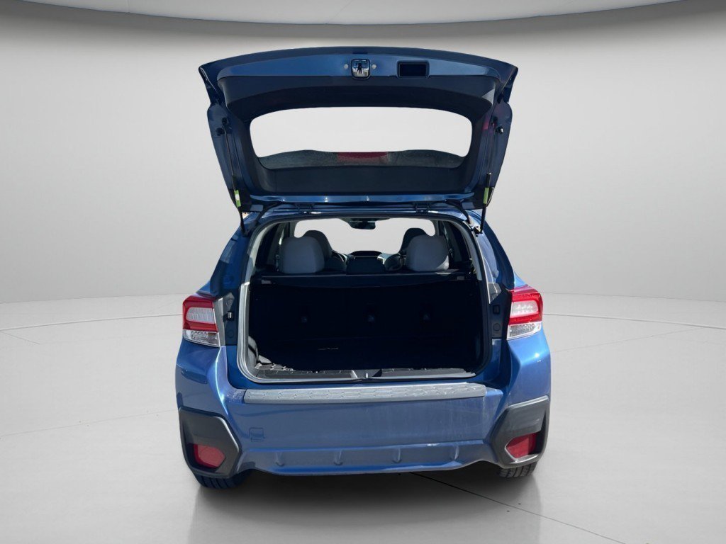 Used 2018 Quartz Blue Pearl Subaru 2.0i Premium image 9