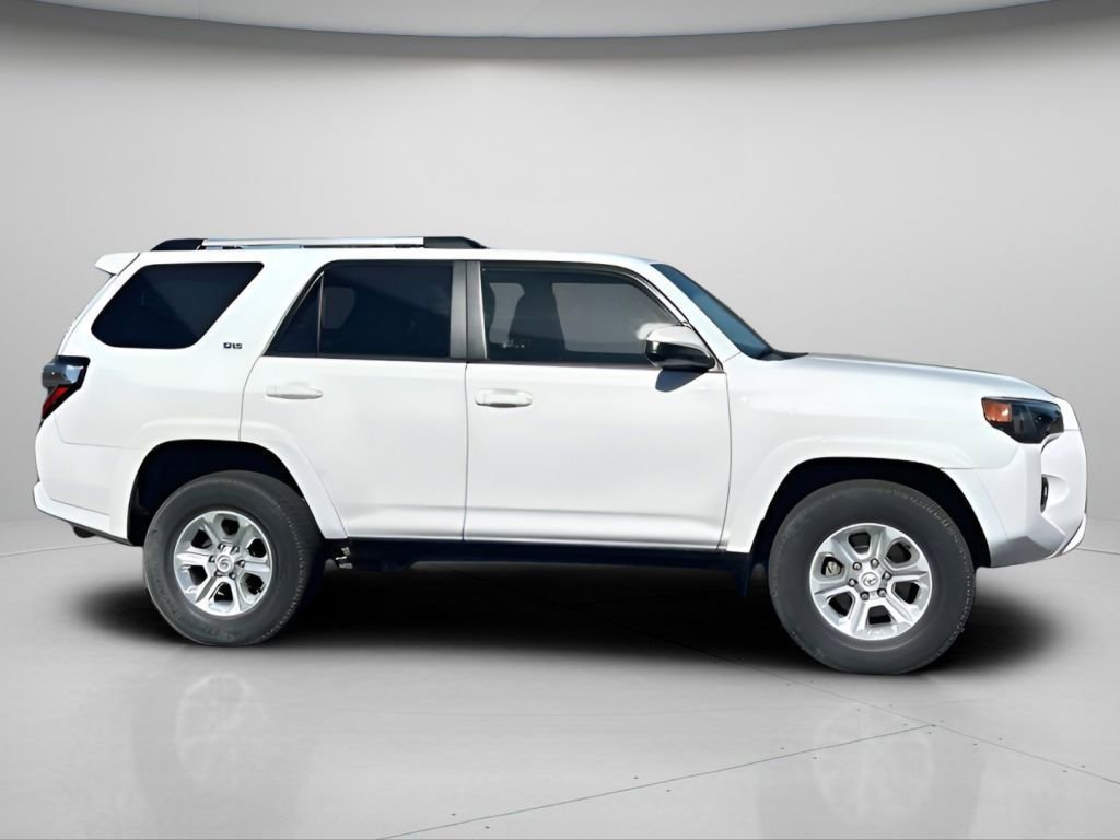 Used 2023 Ice Toyota SR5 image 3