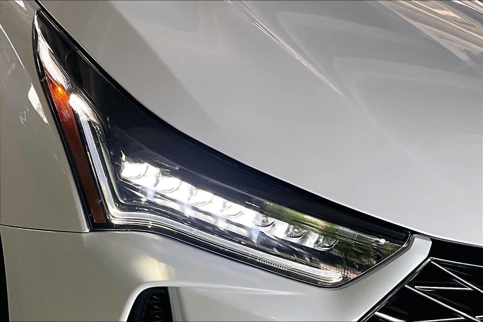 Used 2025 Platinum White Pearl Acura w/Technology Package image 26