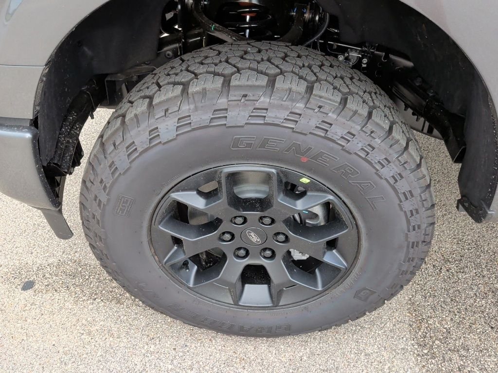 New 2026 Carbonized Gray Metallic Ford XLT image 47