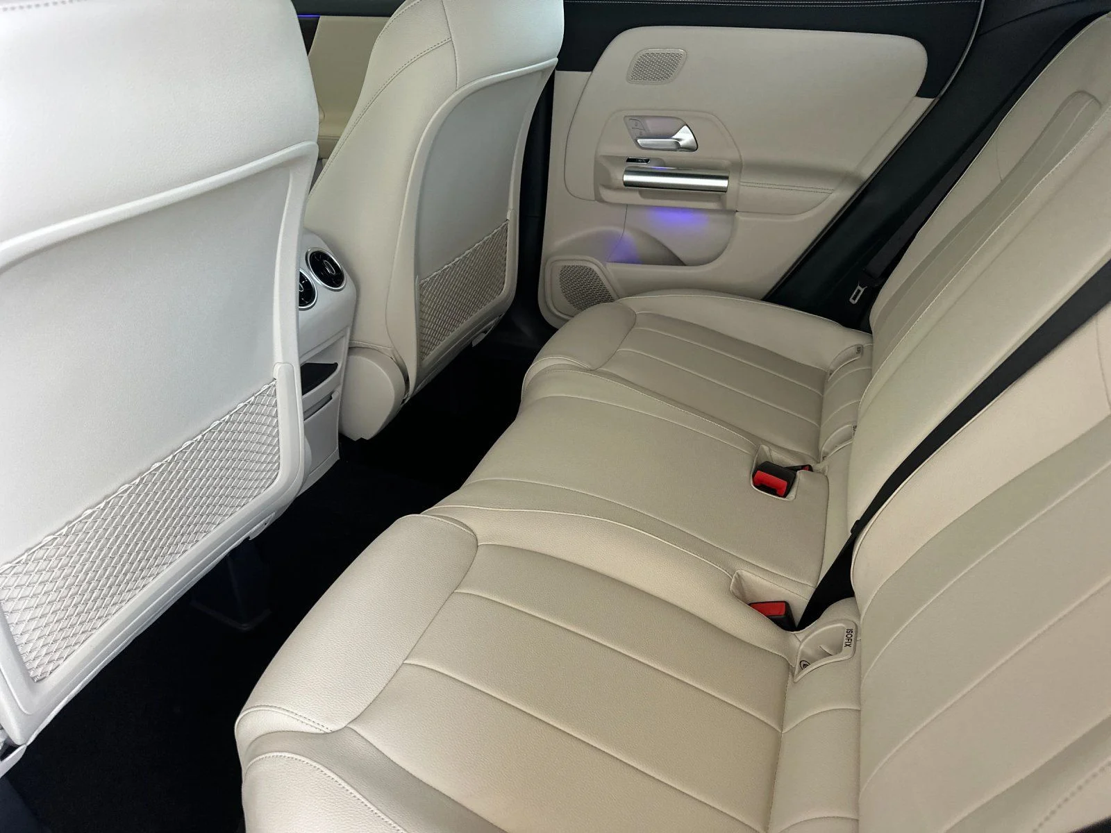 New 2026 Silver Mercedes-Benz GLA 250 image 4