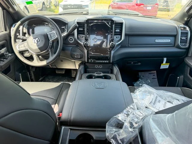 New 2026 Diamond Black Crystal Pearl-Coat Exterior Paint RAM Laramie image 27