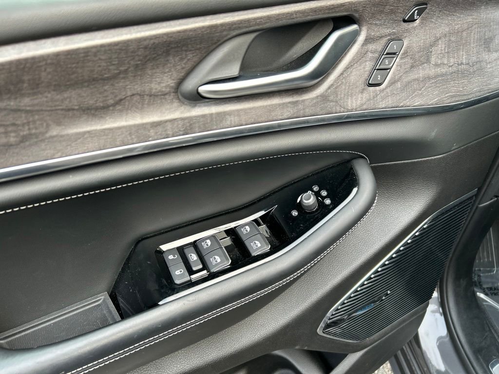 Used 2022 Gray Jeep Overland image 13