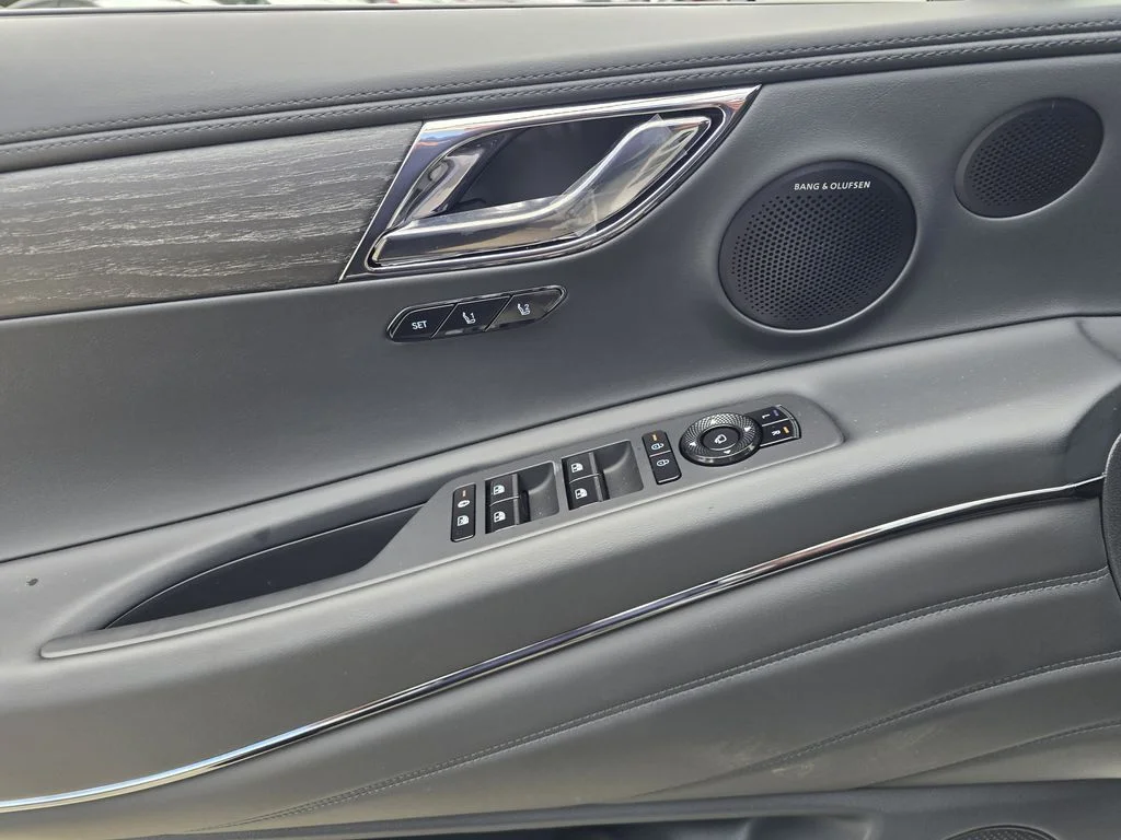 New 2026 White Genesis 3.5T Prestige Black image 18