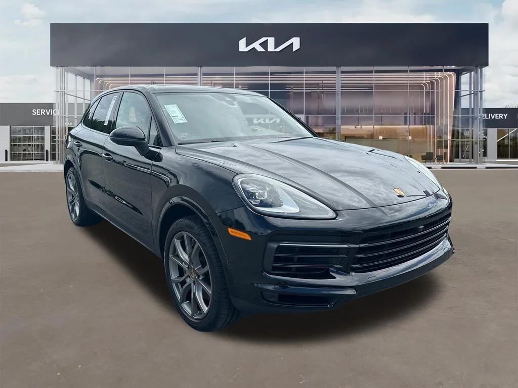 2022 Porsche Cayenne -'s photo