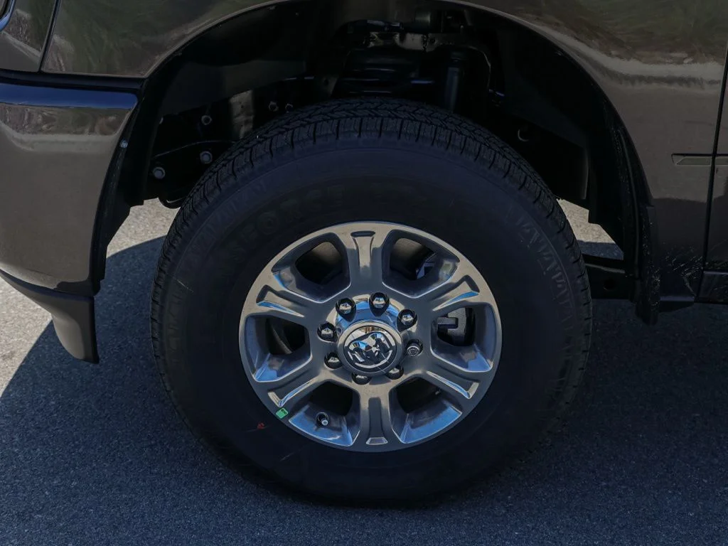 New 2026 Granite Crystal Metallic Clear-Coat Exterior Paint RAM Big Horn Sport Appearance image 11