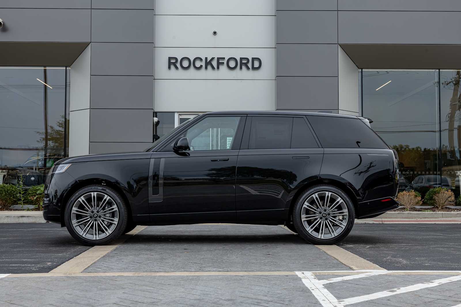 New 2027 Santorini Black Land Rover SE image 6
