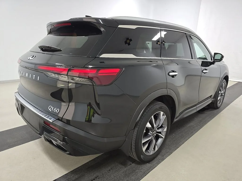 Used 2023 Black INFINITI LUXE image 2