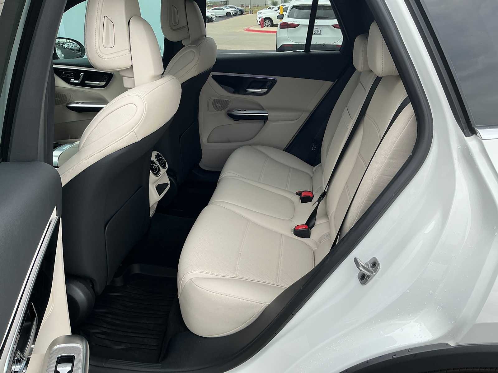 Certified Used 2026 Polar White Mercedes-Benz GLC 300 image 25