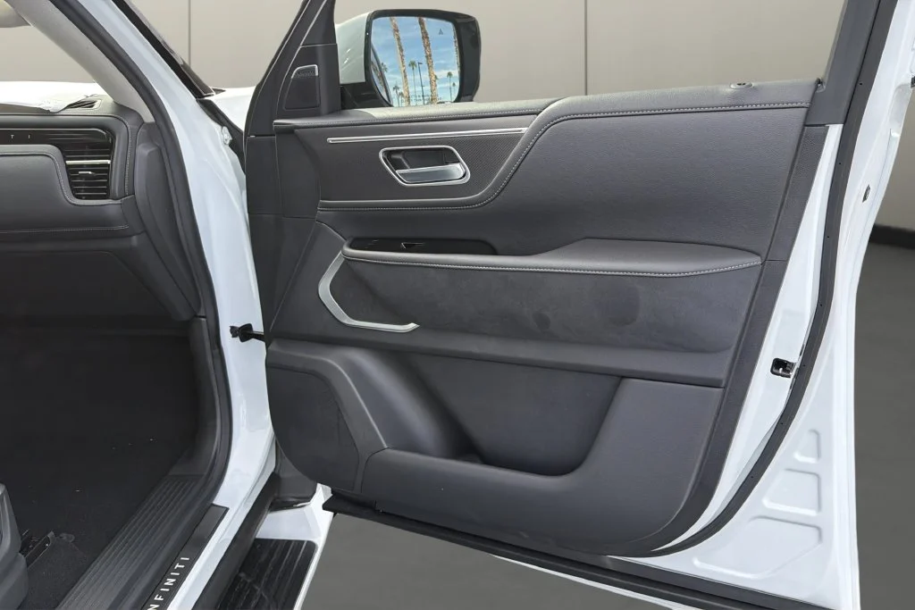 New 2027 RADIANT WHITE INFINITI Luxe 2WD image 16