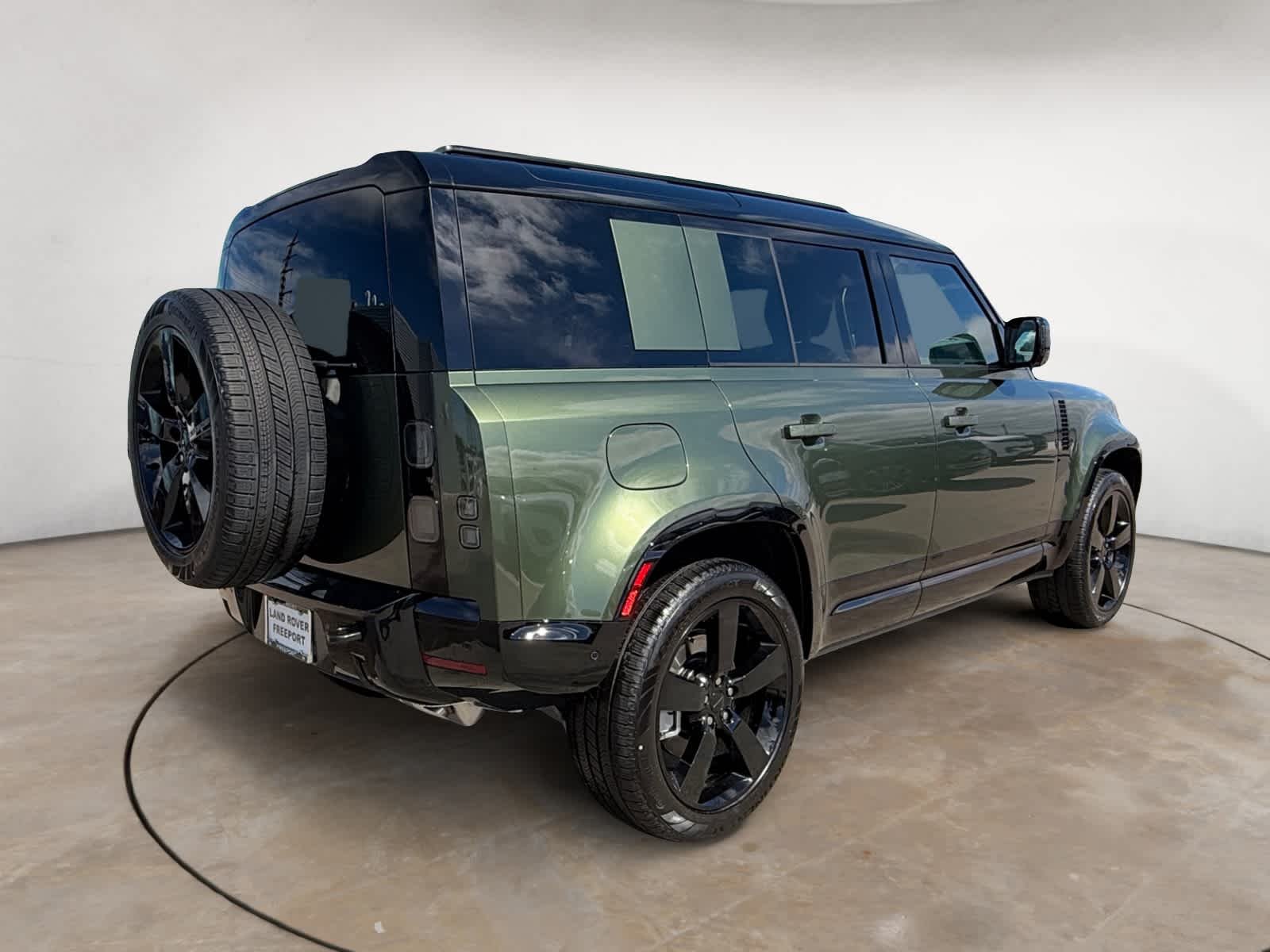 New 2026 GREEN Land Rover X-Dynamic SE image 5