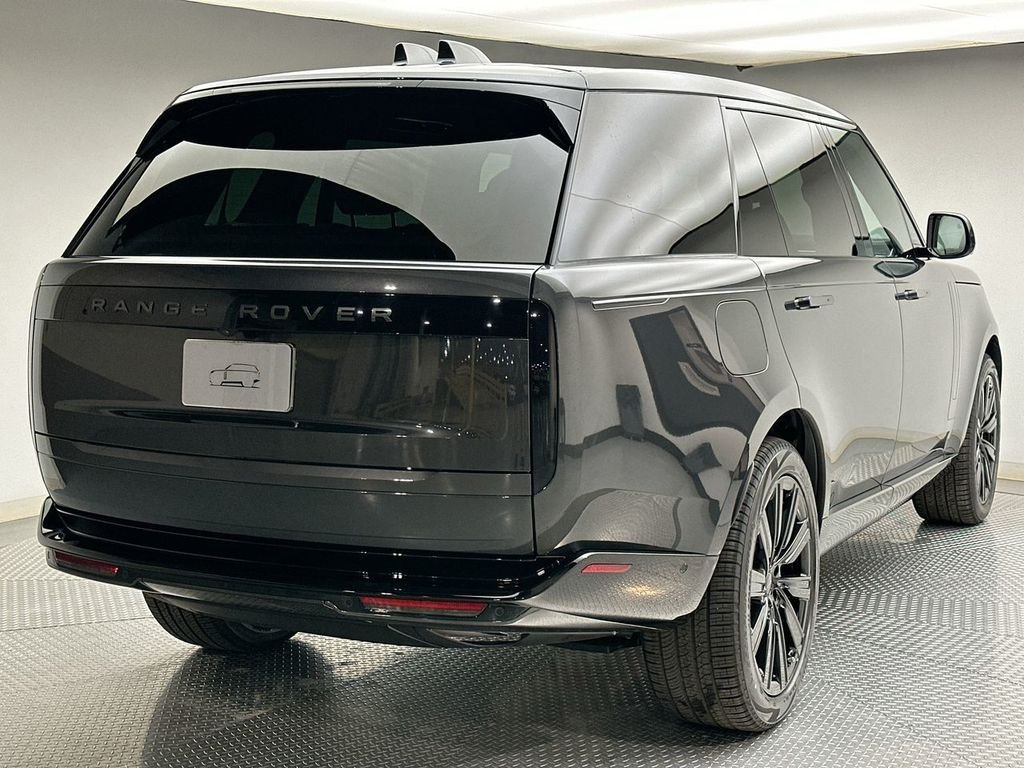 New 2026 Carpathian Gray Premium Metallic Land Rover SE image 11