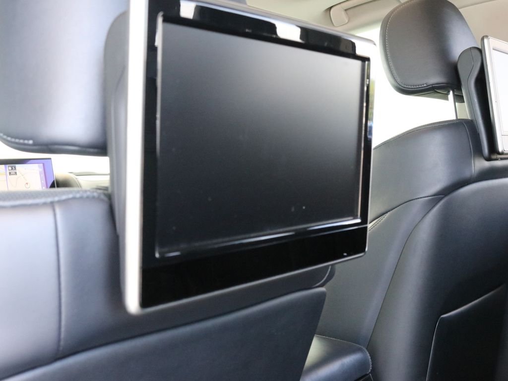 Used 2017 White Lexus 570 image 25