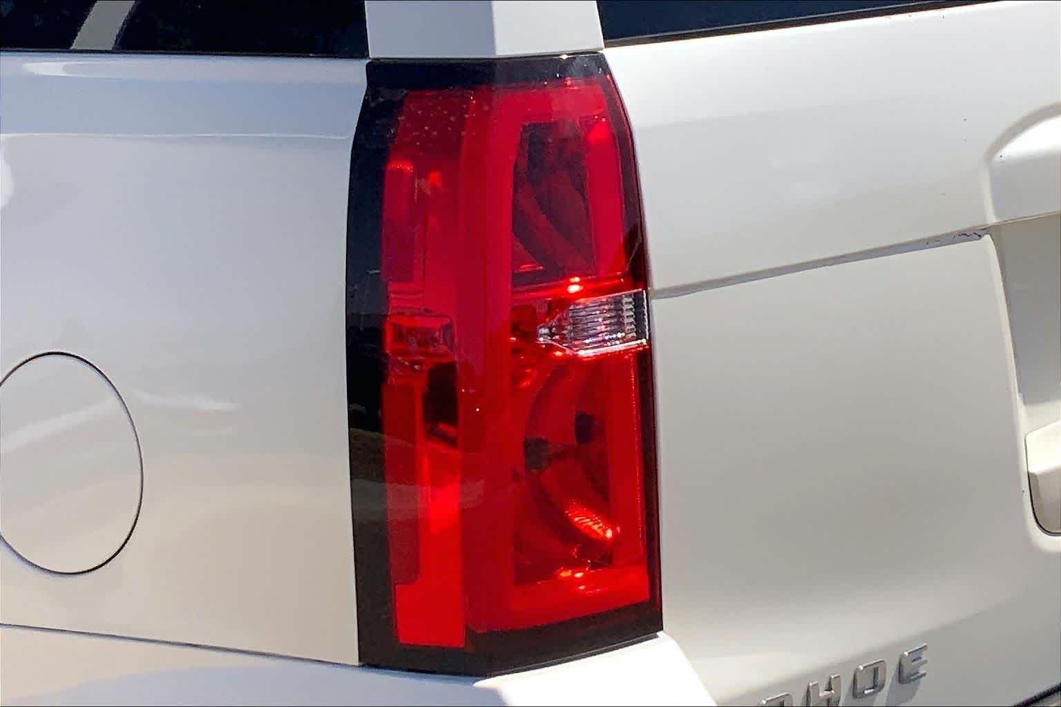Used 2015 White Diamond Tricoat Chevrolet LTZ image 29