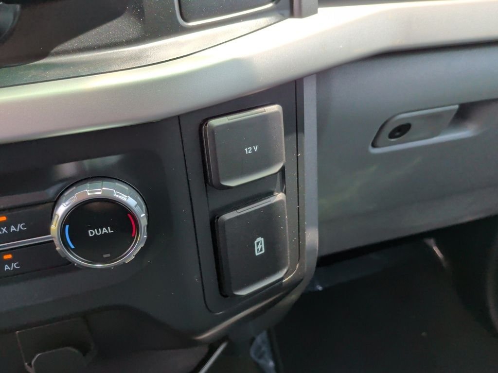 Used 2022 White Ford XLT image 27