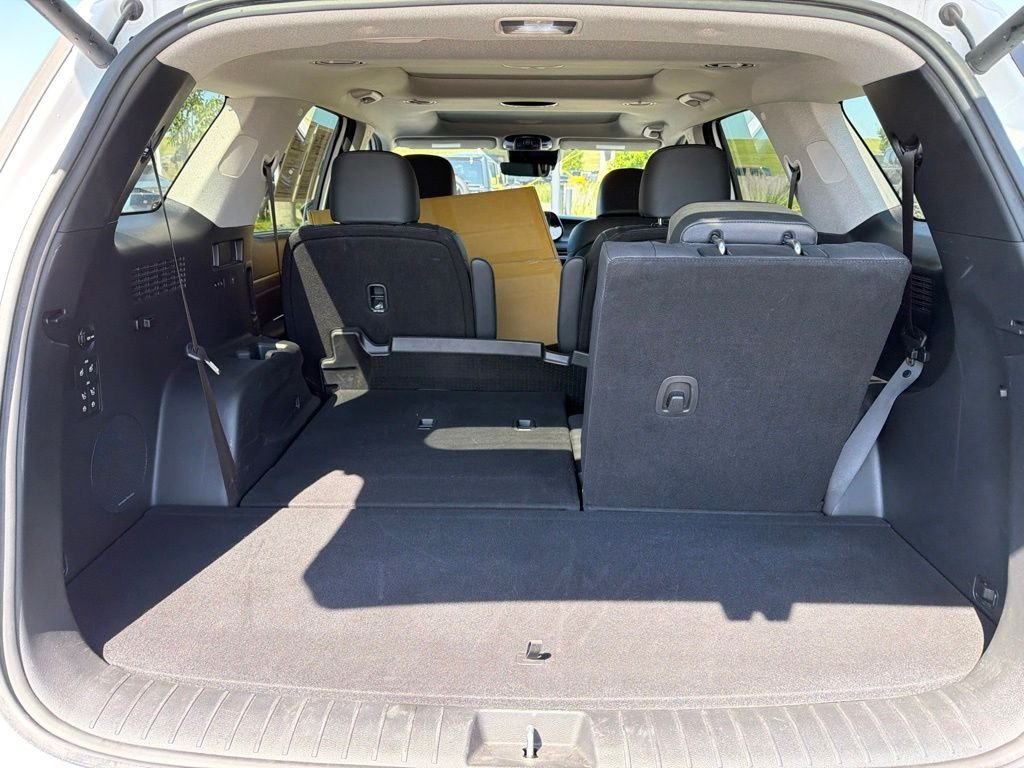 Used 2024 White Hyundai Limited image 16