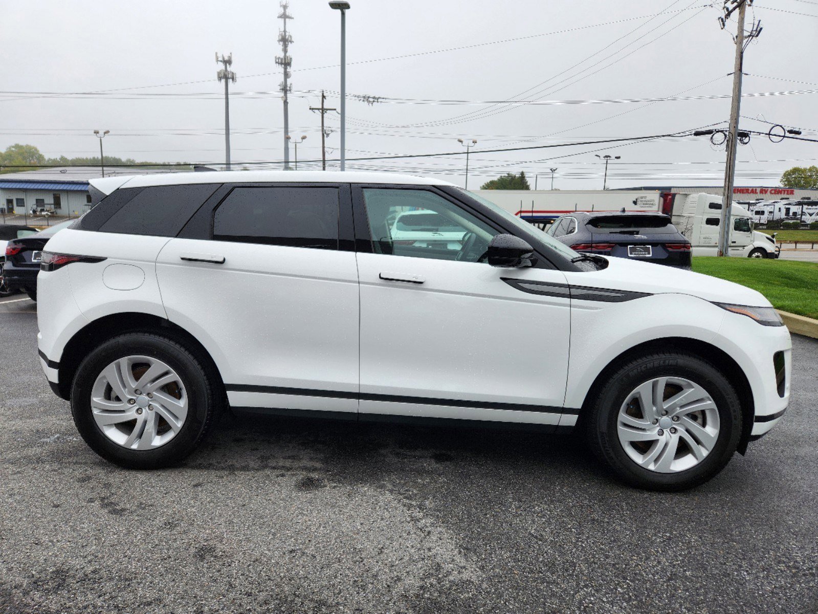 Certified Used 2024 Fuji White Land Rover S image 6