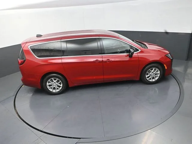 New 2027 Red Hot Pearl-Coat Exterior Paint Chrysler Select image 18