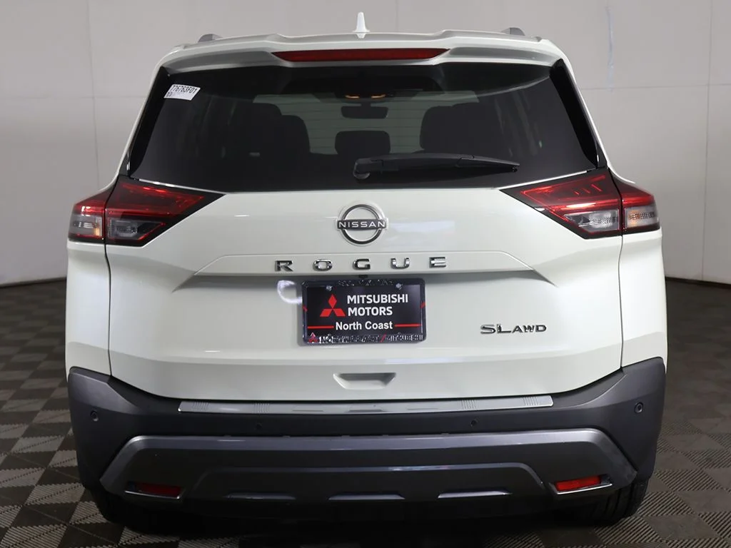 Used 2023 White Nissan SL image 13