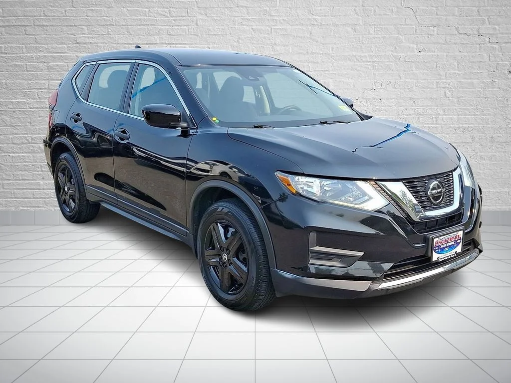 Certified Used 2020 Magnetic Black Nissan S image 3