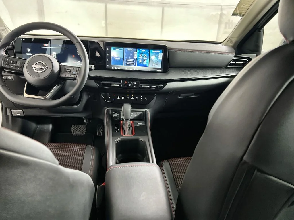 New 2026 Aspen White TriCoat / Super Black Two-tone Nissan SR image 21